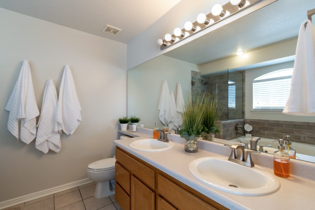 what are the dos and don'ts in remodelling a bathroom