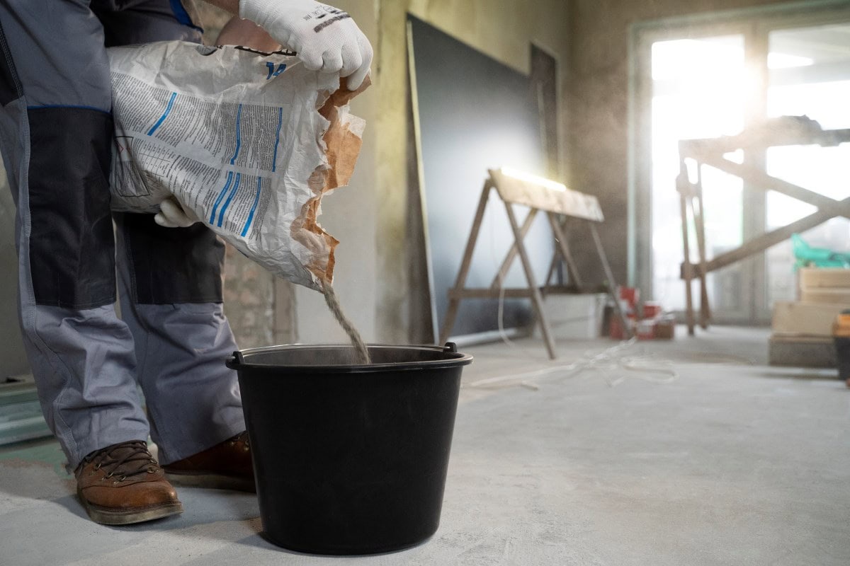 plaster mixing